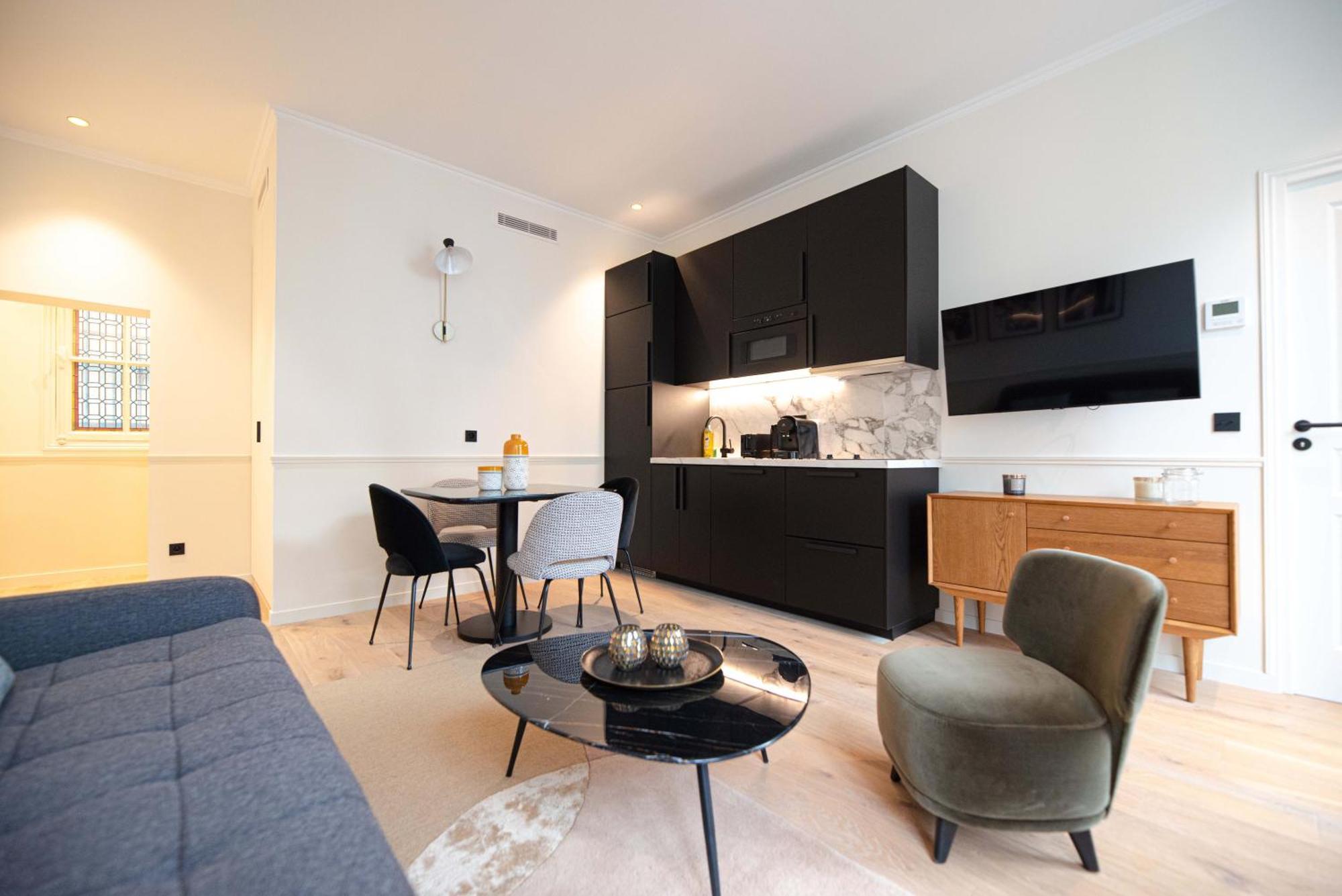 Mbm - Luxury Center Parijs